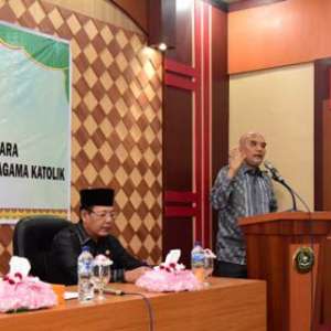 Komisi VIII Sumbang Dana Alat Musik Untuk Rumah Ibadah