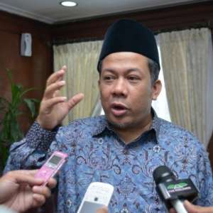 Fahri Hamzah: Bangsa Indonesia Jangan Takut Melawan Orang Gila