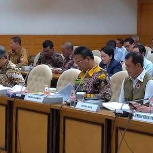 Fahri Hamzah Pimpin Rapat Evaluasi Penanganan Gempa NTB