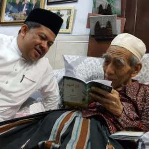 Mbah Moen Nasihati Fahri Hamzah Jaga Agama Dan Negara