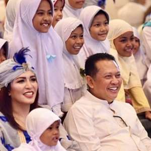 Ketua DPR Ajak Anak Yatim Doakan Bangsa Indonesia