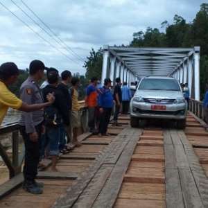 Sempat Terputus Banjir, Akses Jalan di Sulawesi Tenggara Dipulihkan