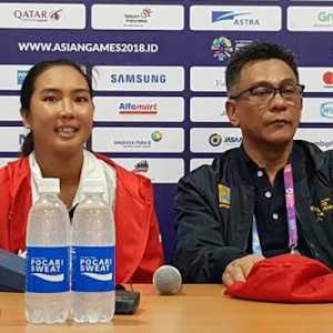 Petenis Aldila Sutjiadi bersama Ketua Umum Pengurus Pusat Persatuan Tenis Seluruh Indonesia (Pelti) Rildo Ananda Anwar/Net