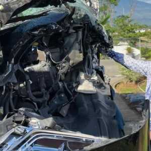 Kondisi mobil yang diduga ditumpangi Ketua Umum Majelis Ulama Indonesia (MUI) Miftachul Akhyar/Net