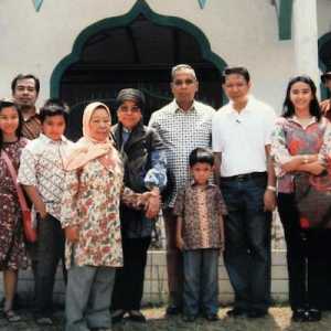 Gubernur DKI Jakarta 1992-1997, Surjadi Soerdirdja dan keluarga/Ist