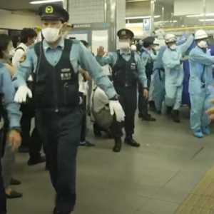Aksi penikaman terjadi di kereta komuter di Tokyo dan melukai 10 orang/RT