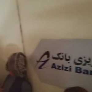 Antrean panjang di Azizi Bank, Kabul pada Senin, 20 September 2021/RMOL