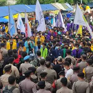 Sekitar seribu mahasiswa demonstrasi tuntut Jokowi angkat Novel Baswedan Cs sebagai ASN/RMOL