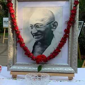 Pameran foto untuk merayakan ulang tahun ke-152 Mahatma Gandhi di India House pada Sabtu, 2 Oktober 2021/Ist