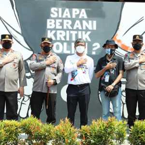 Kapolri Jenderal Listyo Sigit Prabowo didampingi Wakapolri Komjen Gatot Eddy Purnomo dan Kadiv Humas Polri membuka secara resmi Bhayangkara Mural Festival 2021/RMOL