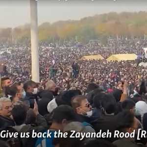 Ribuan warga Iran memprotes pengalihan Sungai Zayandeh, Jumat 19 Nove,ber 2021/Net