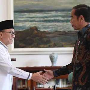 Reshuffle Belum Terang, Jokowi Uji Kesabaran PAN?