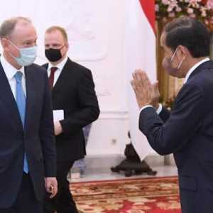 Presiden Joko Widodo menerima Sekretaris Dewan Keamanan Federasi Rusia Nikolay P. Patrushev di Istana Negara, 13 Desember 2021./Kedutaan Rusia di Jakarta
