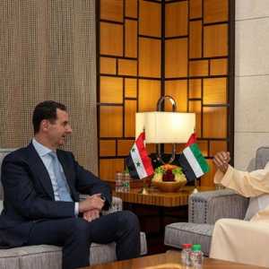Presiden Suriah Bashar Al-Assad bertemu penguasa Dubai, Sheikh Mohammed bin Rashid al-Maktoum, di Dubai, Uni Emirat, 18 Maret 2022/Net