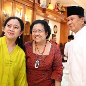 Ketua DPP PDI Perjuangan Puan Maharani selfie bersama Megawati dan Prabowo Subianto/Ist