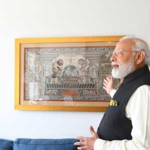 Perdana Menteri India Narendra Modi berbagi cerita tentang lukisan cerita rakyat Odisha-Pattachitra yang tergantung di kediaman Perdana Menteri Denmark Mette Frederiksen/Net