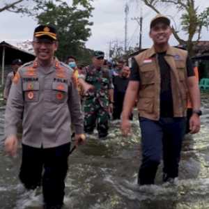 Warga Diterjang Banjir Rob, Bupati Kendal Pastikan Bantuan Tersalurkan Cepat