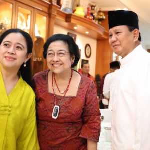 Prabowo Subianto berswafoto foto bersama Megawati dan Puan Maharani/Ist