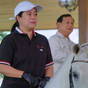 Ketua DPP PDIP Puan Maharani saat berkuda dengan Prabowo Subianto/Ist