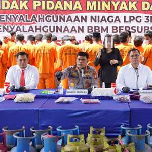 Polda Riau Bekuk Komplotan Pengoplos LPG Bersubsidi