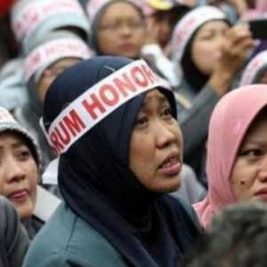 Minimnya Kesejahteraan Guru Honorer di Indonesia: Kualitas Pendidikan Menjerit