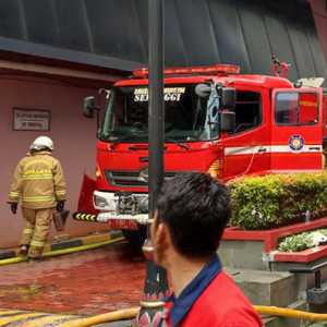 Gedung Kemenkumham Kebakaran, Belasan Mobil Damkar Dikerahkan