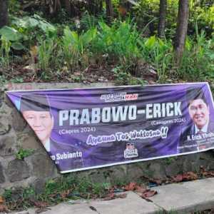 Spanduk Prabowo-Erick 2024 bertebaran di Jalan Raya Cipatat-Cianjur, Bandung Barat, Jawa Barat/RMOL