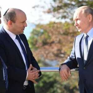 Bennett Mengenang Pertemuan Pertama dengan Putin, Termasuk Saat Ditawari Minum Vodka