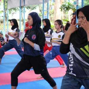 Coaching clinic Taekwondo Poomsae di arena latihan bela diri Dojang 88, Jakarta Timur/Ist