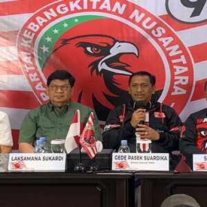 Laksamana Sukardi (dua dari kiri) saat menghadiri konferensi pers PKN/RMOL