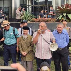 Mantan pimpinan KPK, Bambang Widjojanto saat orasi di depan Gedung KPK mengkritik Firli Bahuri/RMOL