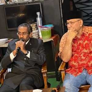 Duta Besar Sudan untuk Indonesia, Yassir Mohamed Ali dan CEO RMOL Network, Teguh Santosa dalam acara buka bersama di Kopi Timur, Jakarta Timur pada Senin, 3 Maret 2023/RMOL