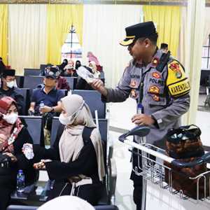 Polresta Bandara Soetta Kawal Kedatangan 385 WNI yang Dievakuasi dari Sudan