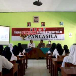 Cegah Paham Radikalisme, Polres Pemalang Beri Penyuluhan kepada 100 Pelajar