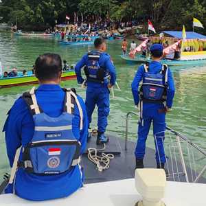 Polres Fakfak Kerahkan Puluhan Personel Amankan Peringatan 129 Tahun Misi Katolik