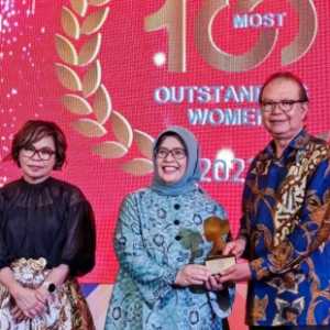 Direktur Keuangan bank bjb, Nia Kania masuk Top 100 Outstanding Women Recognition 2023 versi Infobank/Ist