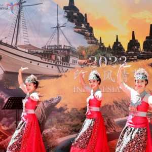 Pertunjukkan tari tradisional Indonesia yang dibawakan oleh Sanggar Tari Yingde dalam acara Pameran Indonesia Fair 2023 di KBRI Beijing/Ist