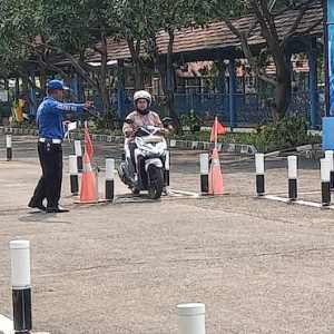 Kompolnas Dorong Korlantas Libatkan Puslitbang Polri Kaji Uji Praktik SIM