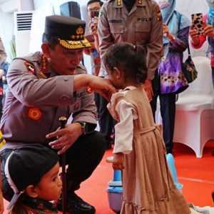 Jelang Hari Bhayangkara ke-77, Kapolri Gelar Baksos Kesehatan di Jatim