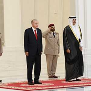 Presiden Turkiye Recep Tayyip Erdogan mengunjungi Qatar dan disambut oleh Emir Qatar Sheikh Tamim bin Hamad Al Thani/Net