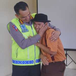 Dirlantas Polda Aceh Berbagi Kebahagiaan dengan Anak-anak Berkebutuhan Khusus