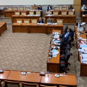 Komisi III DPR Sentil Calon Hakim MK Reny Halida yang Pernah Diskon Hukuman Belasan Koruptor