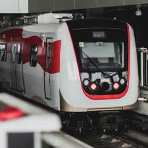 Andalan Atasi Macet dan Polusi, LRT Jakarta Targetkan 2.700 Penumpang per Hari