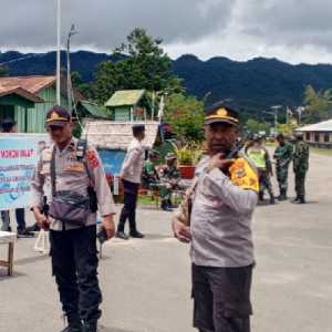 Jelang Rapat Pleno, TNI-Polri Jaga Ketat Kantor KPU Pegunungan Bintang