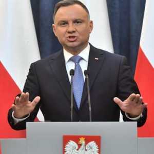 Presiden Duda: Polandia Siap Jadi Tuan Rumah Senjata Nuklir NATO
