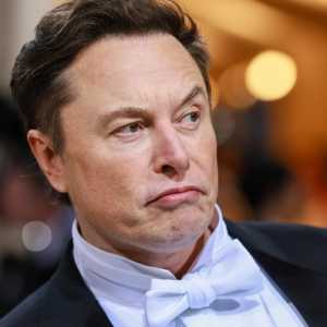 Disalip Bos Amazon, Kekayaan Elon Musk Merosot Jadi Rp2.782 Triliun