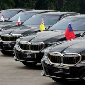 BMW Indonesia Serahkan 51 Sedan Listrik Mewah Dukung World Water Forum 2024