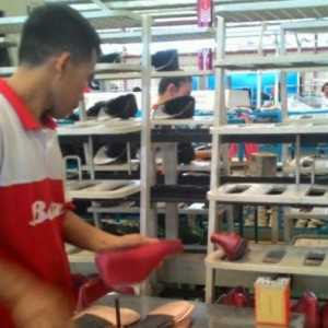Disnakertrans Purwakarta Benarkan Pabrik BATA Tutup karena Sepi Order