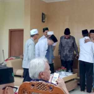 Tokoh hingga Pejabat Lampung Ramai Melayat Ayah Andi Arief