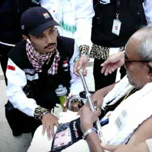 Petugas Siagakan Layanan Lansia Bagi Jemaah Haji Indonesia di Makkah